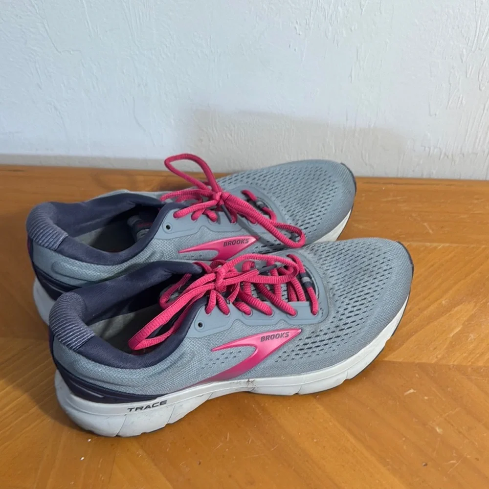 Brooks Gray and Pink Breathable Running Shoes Launch 9M - Picture 5 of 11